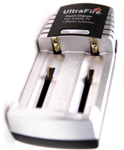 Зарядное устройство для Li-ion аккумуляторов 16340/CR123A, CR2, 10440, 14500, 17670, 18650